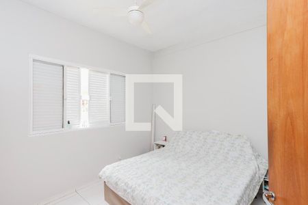 Quarto de casa à venda com 3 quartos, 450m² em Vila Nilo, São Paulo