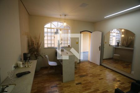 Sala de casa à venda com 4 quartos, 360m² em Calafate, Belo Horizonte