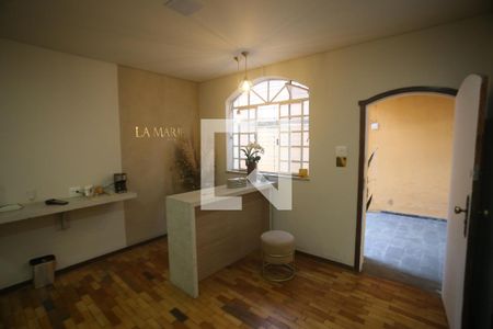 Sala de casa à venda com 4 quartos, 360m² em Calafate, Belo Horizonte