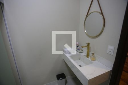 Banheiro de casa à venda com 4 quartos, 360m² em Calafate, Belo Horizonte