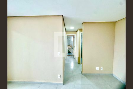 Corredor de apartamento para alugar com 2 quartos, 55m² em Vila Itapegica, Guarulhos