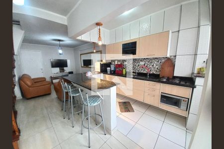 Cozinha de apartamento para alugar com 2 quartos, 93m² em Centro, São Vicente