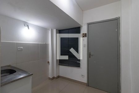 Cozinha de kitnet/studio para alugar com 1 quarto, 27m² em Água Branca, São Paulo