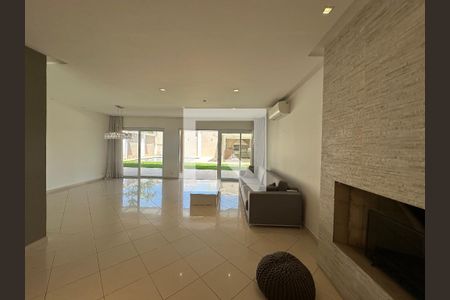 Sala de casa de condomínio à venda com 4 quartos, 565m² em Jardim Paulista, Barueri