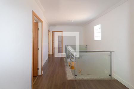 Hall dos Quartos de casa à venda com 4 quartos, 246m² em Vila Tolstoi, São Paulo