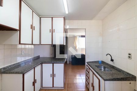 Sala e Cozinha de apartamento para alugar com 2 quartos, 47m² em Conjunto Habitacional Santa Etelvina Iii, São Paulo