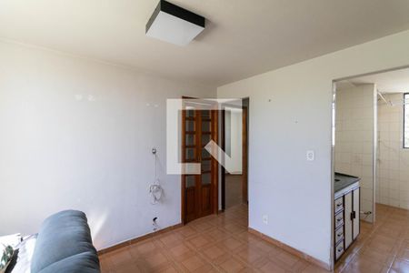 Sala e Cozinha de apartamento para alugar com 2 quartos, 47m² em Conjunto Habitacional Santa Etelvina Iii, São Paulo