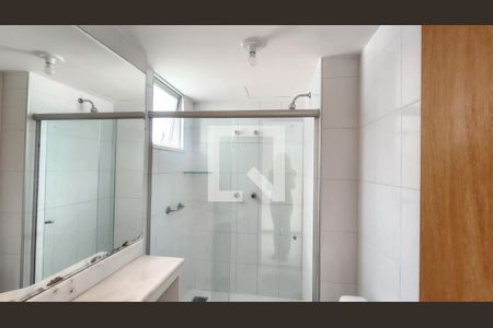 Banheiro Suíte 1 de apartamento para alugar com 2 quartos, 93m² em Vitória, Salvador