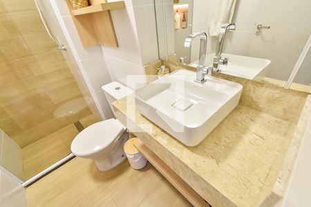 Banheiro de kitnet/studio para alugar com 1 quarto, 24m² em Sé, São Paulo