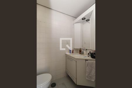 Banheiro da Suíte de kitnet/studio à venda com 1 quarto, 50m² em Pinheiros, São Paulo
