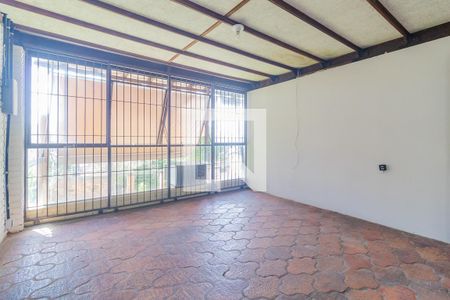 Casa à venda com 3 quartos, 375m² em Medianeira, Porto Alegre