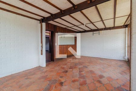 Casa à venda com 3 quartos, 375m² em Medianeira, Porto Alegre