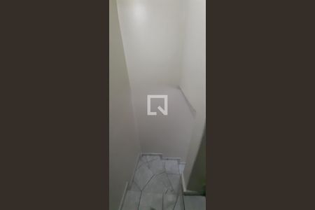 Escada de casa à venda com 3 quartos, 160m² em Alves Dias, São Bernardo do Campo