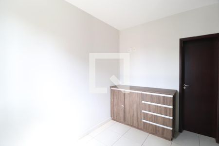 Suite de apartamento para alugar com 2 quartos, 54m² em Segismundo Pereira, Uberlândia