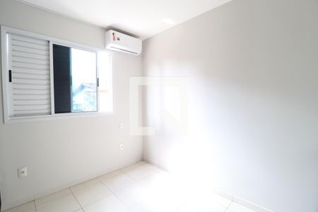 Suite de apartamento para alugar com 2 quartos, 54m² em Segismundo Pereira, Uberlândia