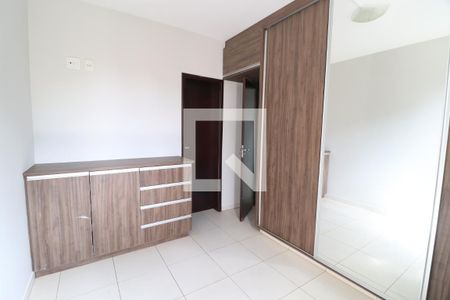 Suite de apartamento para alugar com 2 quartos, 54m² em Segismundo Pereira, Uberlândia