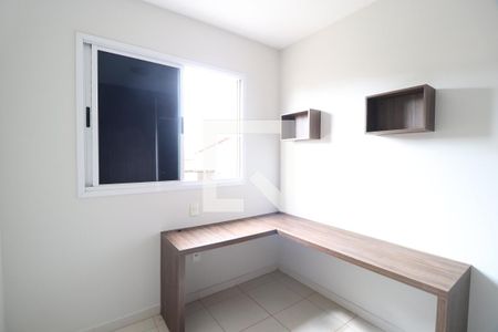 Quarto 1 de apartamento para alugar com 2 quartos, 54m² em Segismundo Pereira, Uberlândia