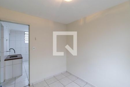 Quarto 1 de apartamento para alugar com 2 quartos, 54m² em Conjunto Residencial José Bonifácio, São Paulo