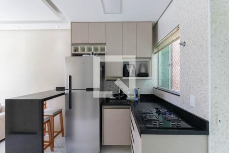Sala e Cozinha de apartamento para alugar com 2 quartos, 40m² em Vila Granada, São Paulo