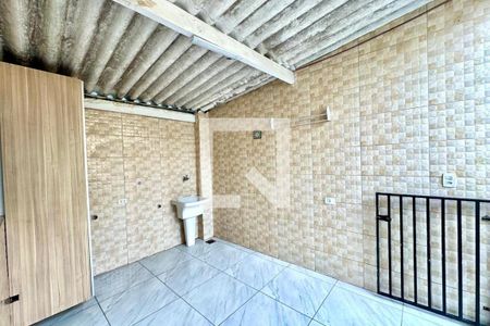 Cozinha e Área de Serviço de casa para alugar com 2 quartos, 60m² em Jardim Palmira, Guarulhos