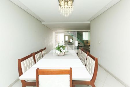 Casa à venda com 3 quartos, 390m² em Jardim Riacho das Pedras, Contagem