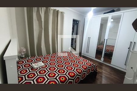 Quarto de casa à venda com 3 quartos, 180m² em Parque dos Bancarios, São Paulo