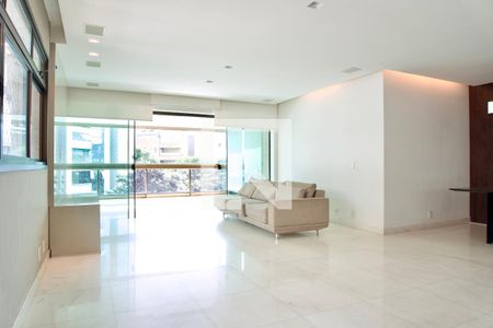 Apartamento para alugar com 5 quartos, 198m² em Carmo, Belo Horizonte