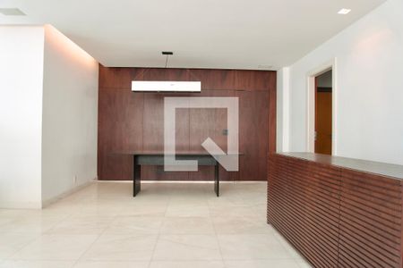 Apartamento para alugar com 5 quartos, 198m² em Carmo, Belo Horizonte