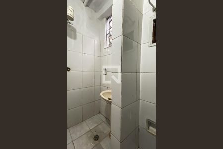 Banheiro de casa para alugar com 1 quarto, 42m² em Parque Boturussu, São Paulo