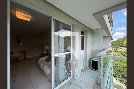 Sala - Varanda de apartamento para alugar com 2 quartos, 75m² em Camorim, Rio de Janeiro