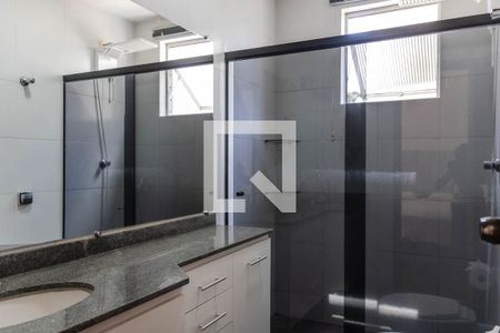 Banheiro da Suíte de apartamento para alugar com 3 quartos, 120m² em Buritis, Belo Horizonte