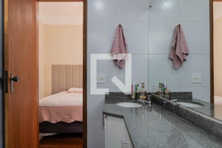 Banheiro da Suíte de apartamento para alugar com 3 quartos, 120m² em Buritis, Belo Horizonte