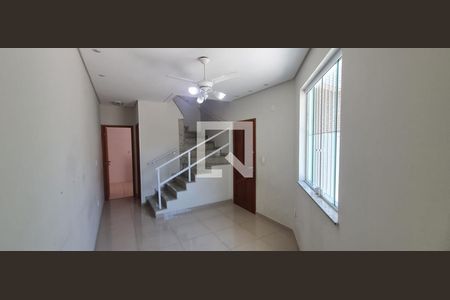 Sala de casa para alugar com 2 quartos, 67m² em Vila Belmiro, Santos