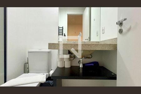 Banheiro de kitnet/studio à venda com 1 quarto, 30m² em Perdizes, São Paulo