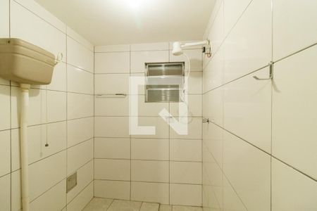 Banheiro de casa para alugar com 1 quarto, 30m² em Parque Casa de Pedra, São Paulo