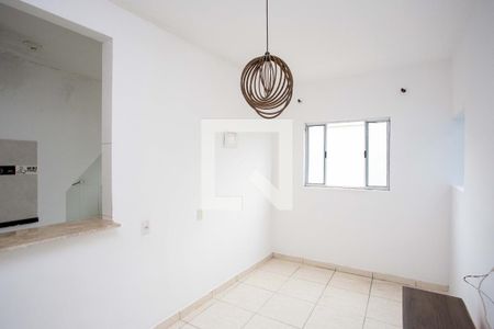 Sala de apartamento para alugar com 2 quartos, 70m² em Jardim Selma, São Paulo