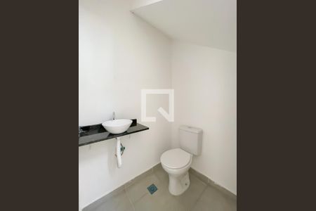 Lavabo de casa de condomínio à venda com 2 quartos, 52m² em Santa Maria, Osasco