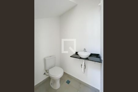Lavabo de casa de condomínio à venda com 2 quartos, 52m² em Santa Maria, Osasco