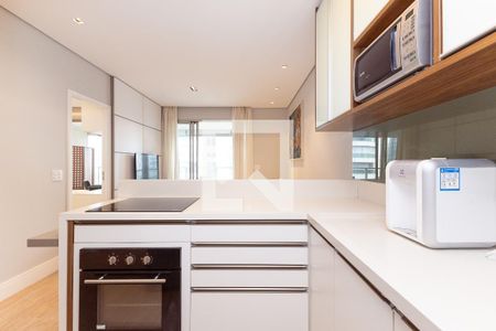 Cozinha de apartamento para alugar com 1 quarto, 62m² em Itaim Bibi, São Paulo