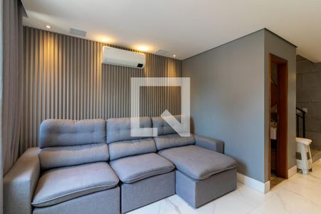 Sala de Estar de casa à venda com 3 quartos, 230m² em Chora Menino, São Paulo