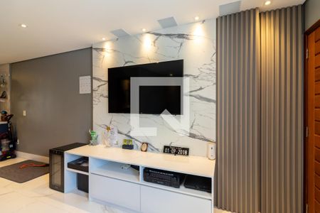 Sala de Estar de casa à venda com 3 quartos, 230m² em Chora Menino, São Paulo