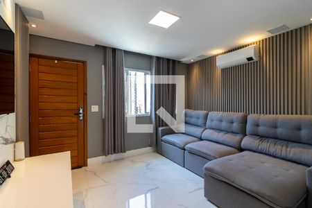 Sala de Estar de casa à venda com 3 quartos, 230m² em Chora Menino, São Paulo