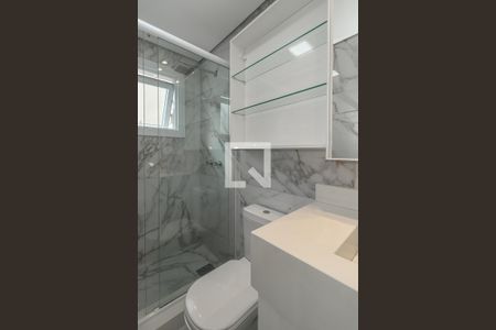 Banheiro da Suíte de apartamento à venda com 1 quarto, 54m² em Três Figueiras, Porto Alegre