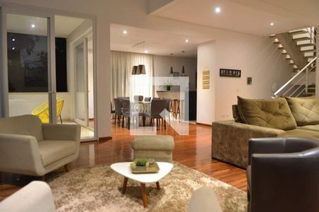 Sala de casa para alugar com 4 quartos, 450m² em Chácara Vale do Rio Cotia, Carapicuíba