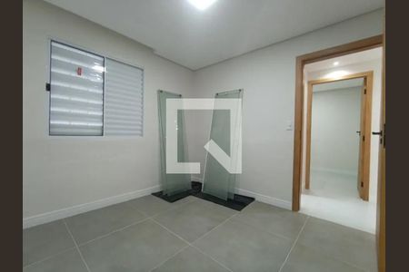 Quarto de apartamento para alugar com 3 quartos, 70m² em Granja Viana II, Cotia