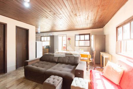 Casa à venda com 2 quartos, 232m² em Rio Branco, Canoas