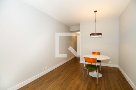 Sala de Estar e Jantar de apartamento à venda com 2 quartos, 56m² em Cerqueira César, São Paulo