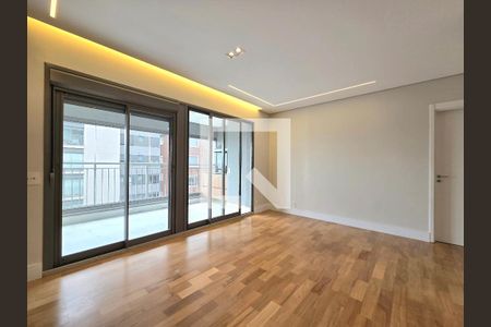 Sala de apartamento para alugar com 2 quartos, 77m² em Indianópolis, São Paulo