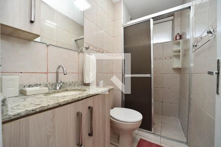 Banheiro de apartamento para alugar com 1 quarto, 43m² em Jardim Sabará, Porto Alegre