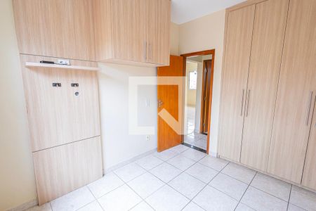quarto 2 de casa de condomínio para alugar com 2 quartos, 70m² em Etelvina Carneiro, Belo Horizonte